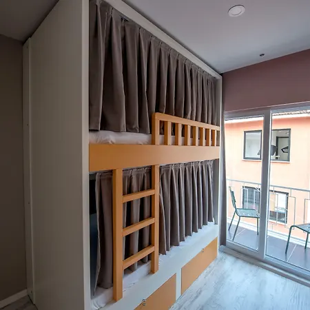 Sakura Hostel Φετιγιέ