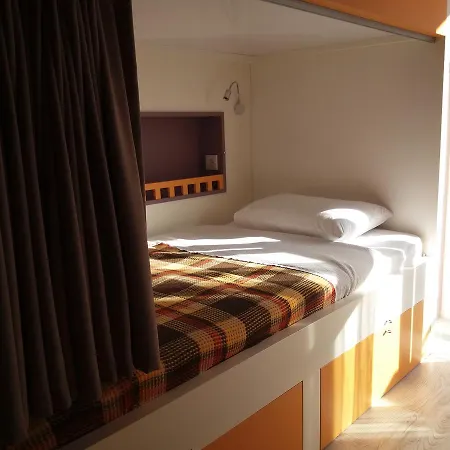 Sakura Hostel *
